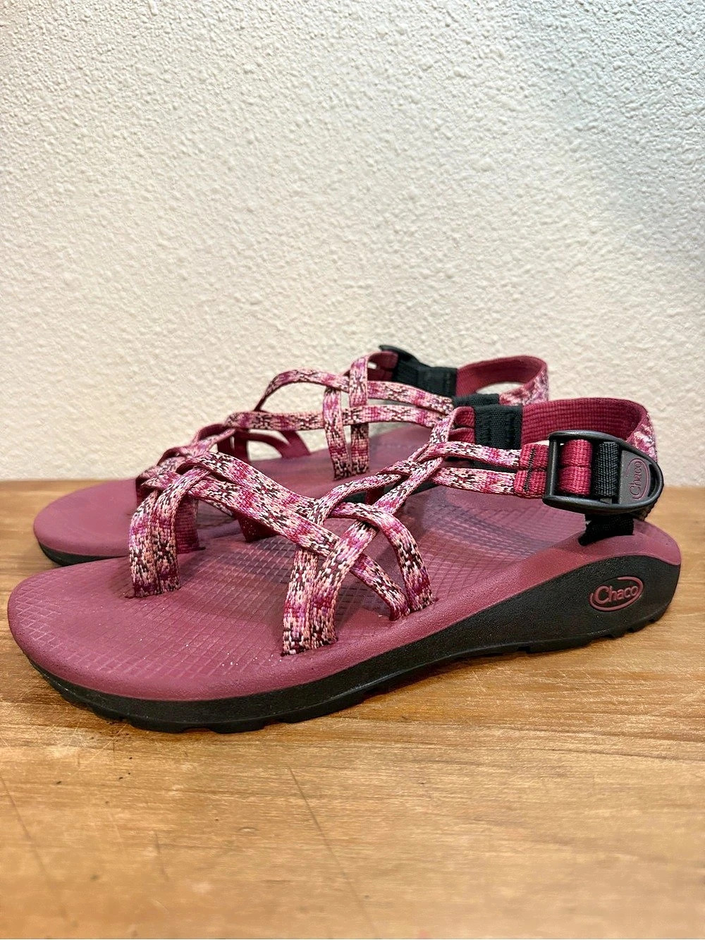 Chaco ZX/2 Toe Loop Hiking Sport Sandals Burgundy Pink Purple Women’s 9